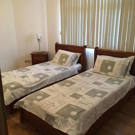 Enchanting 2 Bed Villa At The Vineyards Spa Resort Апартамент
